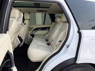 2023 Land Rover Range Rover P440e V, белый, 12950000 рублей, вид 4