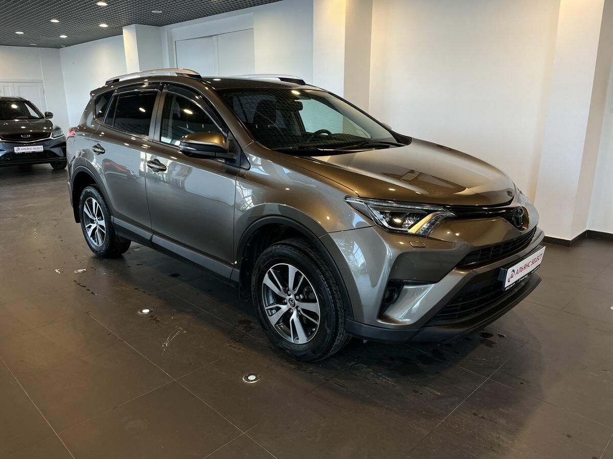 Toyota RAV4 IV (XA40) Рестайлинг