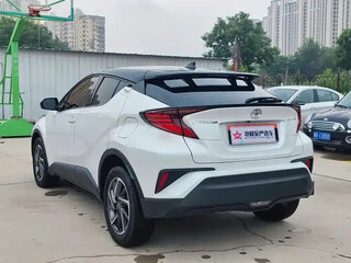 2022 Toyota C-HR I Рестайлинг, белый, 1630000 рублей, вид 5