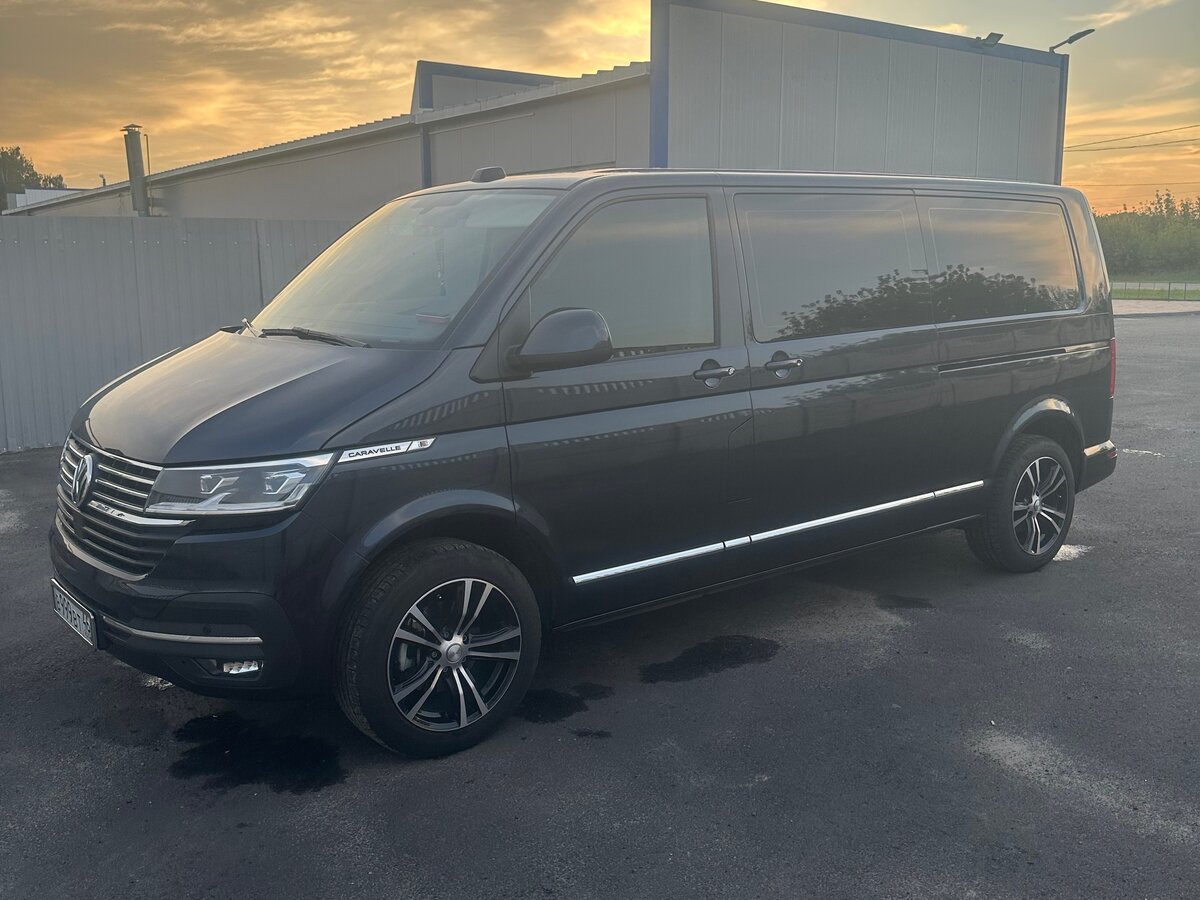 Volkswagen Caravelle 2 цвета