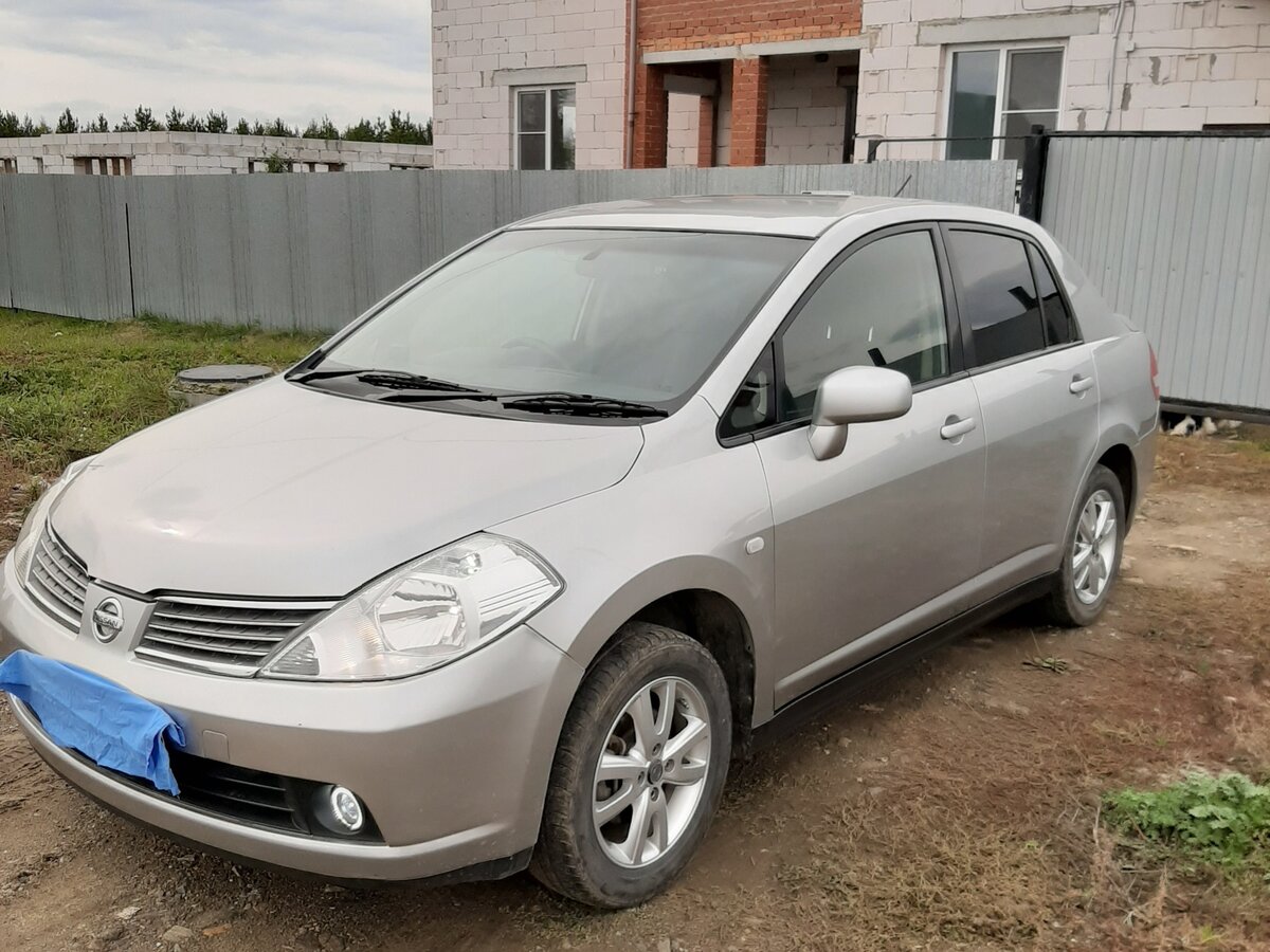 Ниссан Тиида 2005