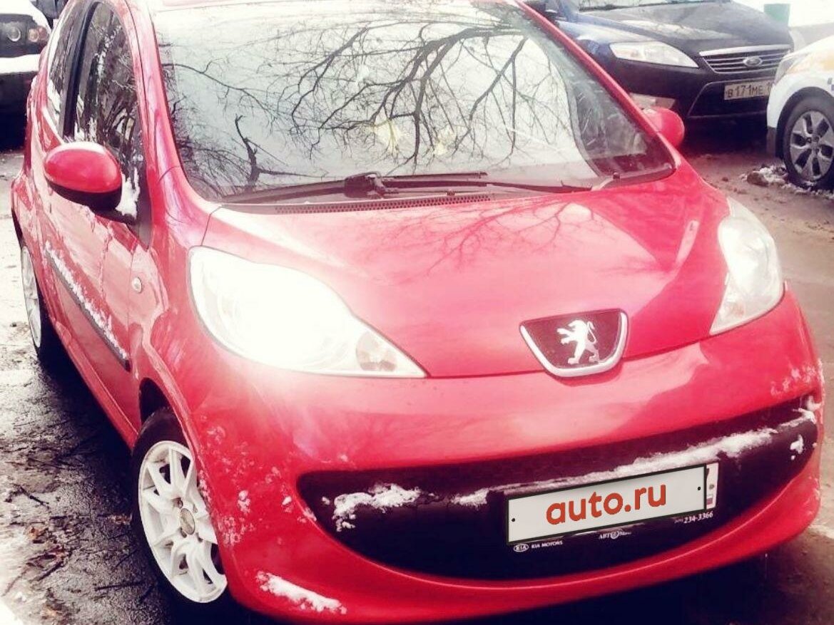 Купить б/у Peugeot 107 I 1.0 AMT (68 л.с.) бензин робот в Москве ...
