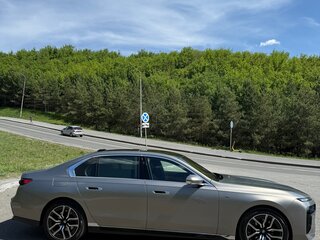 2025 BMW 7 серии 740d xDrive VII (G70), серый, 12490000 рублей, вид 4