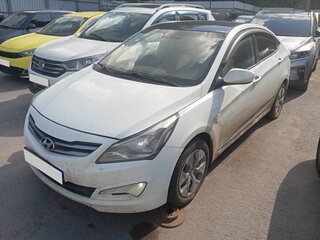 2015 Hyundai Solaris I Рестайлинг, белый, 744000 рублей, вид 2