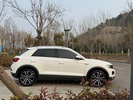 2022 Volkswagen T-Roc I Рестайлинг, белый, 1520000 рублей, вид 4