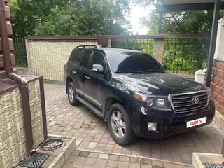 2015 Toyota Land Cruiser 200 Series Рестайлинг 1, чёрный, 4400000 рублей, вид 1