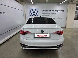 2023 Volkswagen Jetta VII Рестайлинг, белый, 1880095 рублей, вид 4