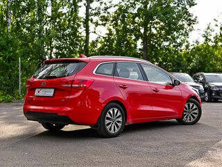 2017 Kia Ceed II Рестайлинг, красный, 1355000 рублей, вид 2
