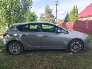 2011 Opel Astra J, серебристый, 420000 рублей, вид 3
