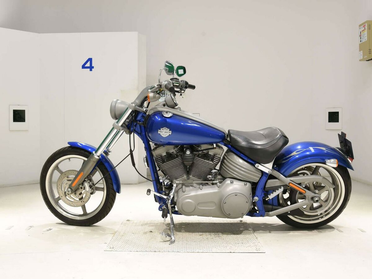Harley-Davidson Rocker C