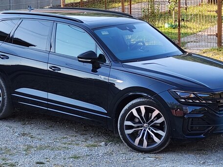 2021 Volkswagen Touareg III, синий, 7800000 рублей, вид 1