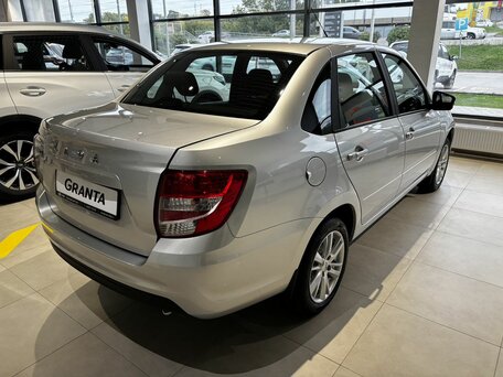 2026 Lada (ВАЗ) Granta I Рестайлинг, серый, 1088000 рублей, вид 3