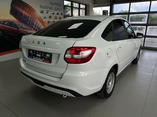 2026 Lada (ВАЗ) Granta I Рестайлинг, белый, 1098000 рублей, вид 3