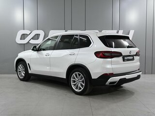2021 BMW X5 25d IV (G05/G18), белый, 6199000 рублей, вид 2