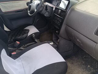 2001 Kia Carens I, белый, 150000 рублей, вид 4