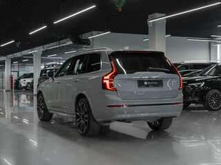 2026 Volvo XC90 B5 II Рестайлинг 2, серый, 11100000 рублей, вид 4