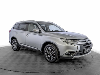 2016 Mitsubishi Outlander III Рестайлинг 2, серебристый, 1970000 рублей, вид 3