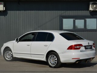 2013 Skoda Superb DSG II Рестайлинг, белый, 719999 рублей, вид 4