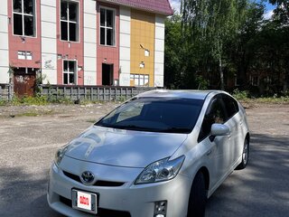 2010 Toyota Prius III (XW30), белый, 1100000 рублей, вид 4