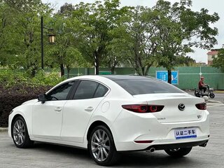 2022 Mazda 3 Axela IV (BP), белый, 1310005 рублей, вид 5