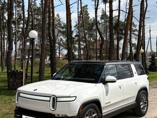 2022 Rivian R1S QM Large, белый, 8900000 рублей, вид 1