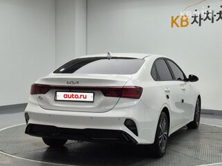 2023 Kia K3 II Рестайлинг, белый, 1385000 рублей, вид 3