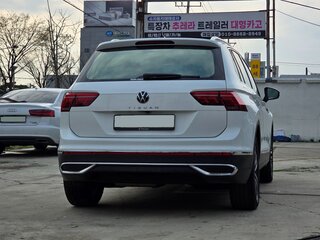 2022 Volkswagen Tiguan II Рестайлинг, белый, 2550000 рублей, вид 3