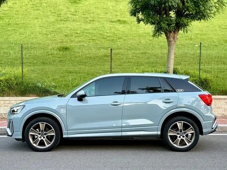 2022 Audi Q2 L 35 TFSI I Рестайлинг, серый, 1998008 рублей, вид 3
