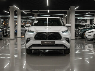 2025 Toyota Highlander IV (XU70), белый, 5300000 рублей, вид 3