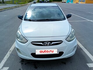 2011 Hyundai Solaris I, белый, 655000 рублей, вид 1