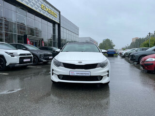 2018 Kia Optima IV Рестайлинг, белый, 1510000 рублей, вид 2