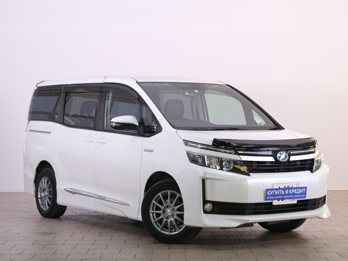 Toyota Voxy III (R80)