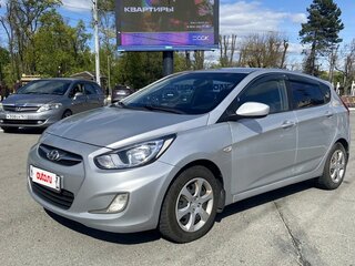 2012 Hyundai Solaris I, серебристый, 648000 рублей, вид 1