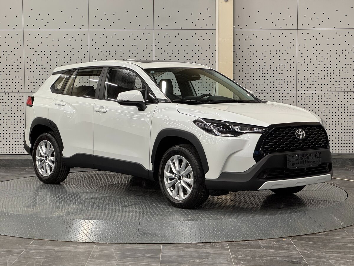 Toyota Corolla Cross 2028: кроссовер вырастет и сменит имидж