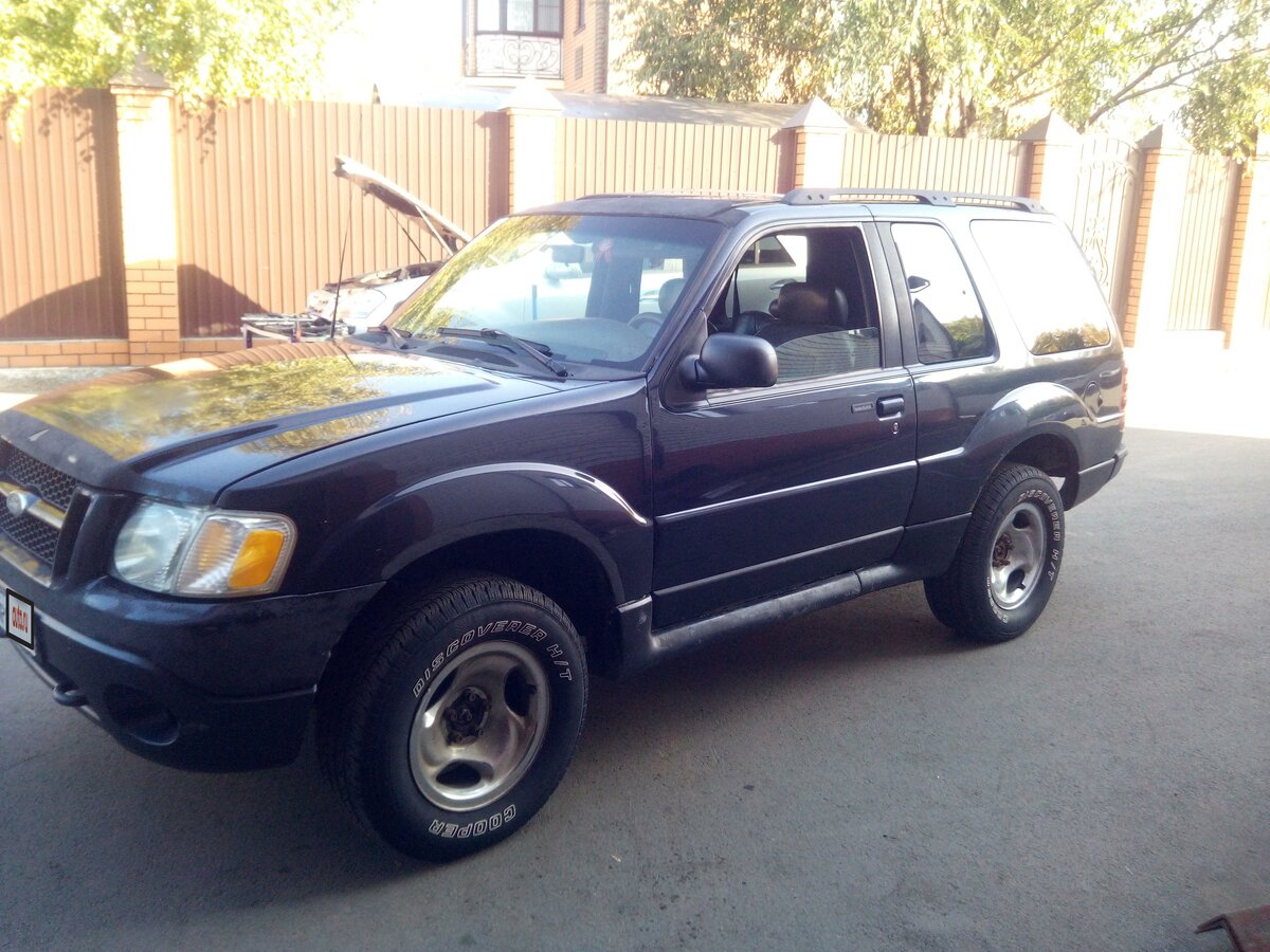 Ford Explorer 2 2000