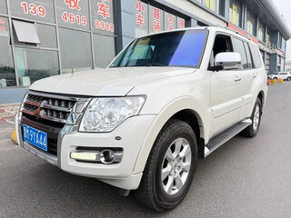 2020 Mitsubishi Pajero IV Рестайлинг 2, белый, 4300000 рублей, вид 1