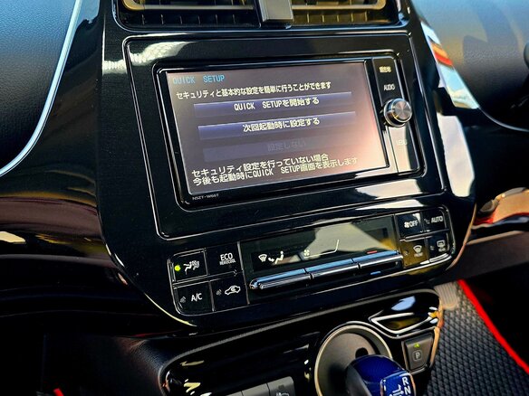 2018 Toyota Prius IV Рестайлинг (XW50), красный, 2700000 рублей - вид 28