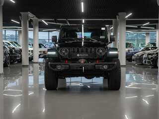 2025 Jeep Wrangler IV (JL) Рестайлинг, чёрный, 8250000 рублей, вид 3