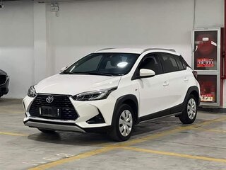 2022 Toyota Yaris L XP150 Рестайлинг, белый, 1057000 рублей, вид 1
