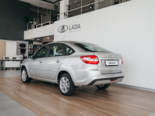 2026 Lada (ВАЗ) Granta I Рестайлинг, серебристый, 1151000 рублей, вид 4