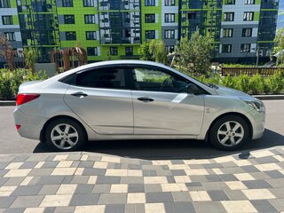 2016 Hyundai Solaris I Рестайлинг, серебристый, 720000 рублей, вид 4