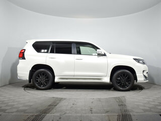 2019 Toyota Land Cruiser Prado 150 Series Рестайлинг 2, белый, 4940100 рублей, вид 4
