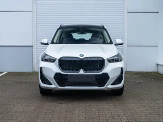 2025 BMW X1 20i xDrive III (U11/U12), серебристый, 6120000 рублей, вид 1