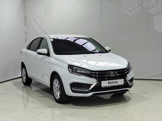 2026 Lada (ВАЗ) Vesta I Рестайлинг (NG), белый, 1860000 рублей, вид 3