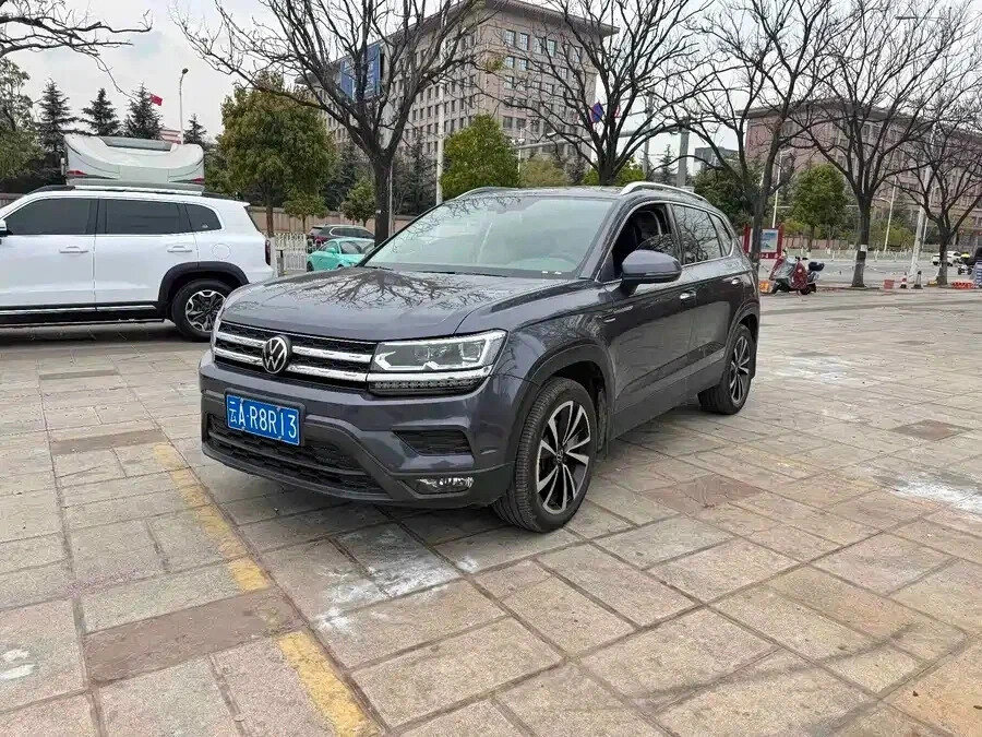 Volkswagen Tharu I
