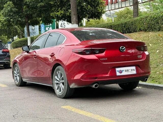 2021 Mazda 3 Axela IV (BP), красный, 1160000 рублей, вид 4
