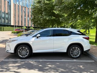 2022 Lexus RX 300 IV Рестайлинг, белый, 6900000 рублей, вид 2