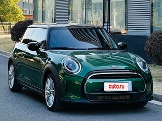 2022 Mini Clubman Cooper II Рестайлинг, зелёный, 2410000 рублей, вид 1