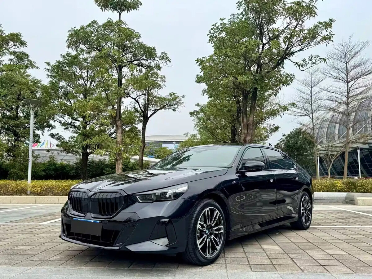 BMW 5 серии VIII (G60/G61/G68)