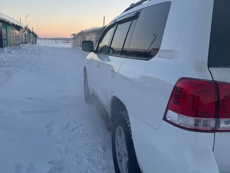 2010 Toyota Land Cruiser 200 Series, белый, 3800000 рублей, вид 4